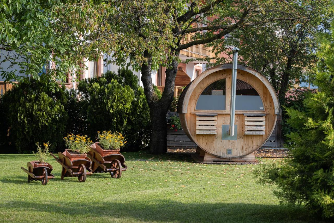 Piccolo Orso Bruno Bed & Breakfast Cavareno Exterior photo